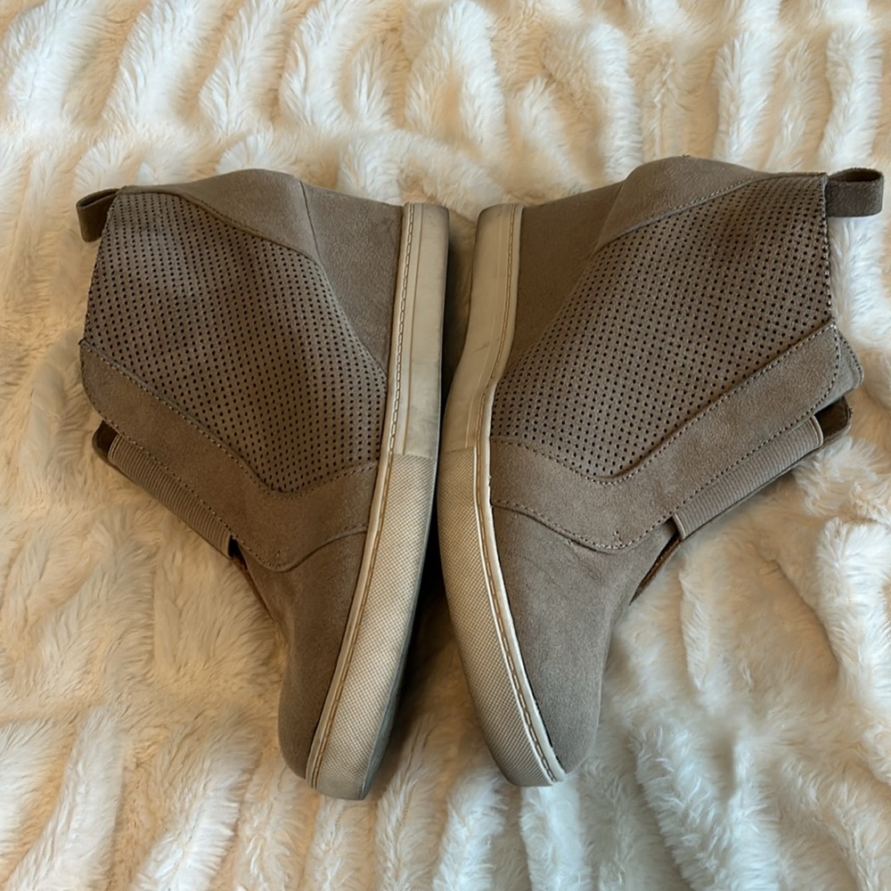 Side zip booties